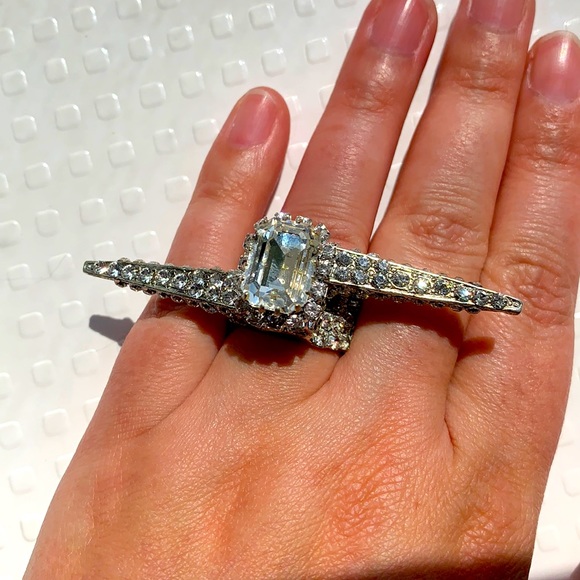 COPY - Otazu clear Swarovski crystal spike ring - Picture 1 of 7